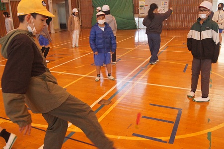 ベトナムのダーカウ(足のバドミントン)