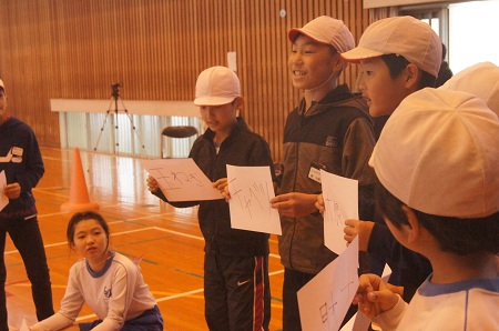 中国のローブドゥン（瞬時に判断して座るフルーツバスケット）